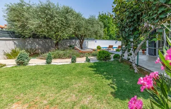 Leggiero Villa *