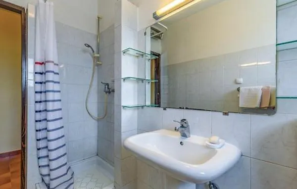 Leggiero Villa *