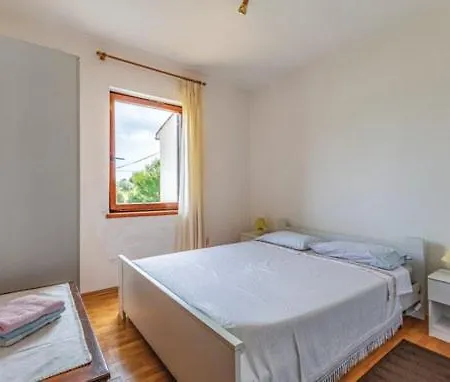 Leggiero Villa *